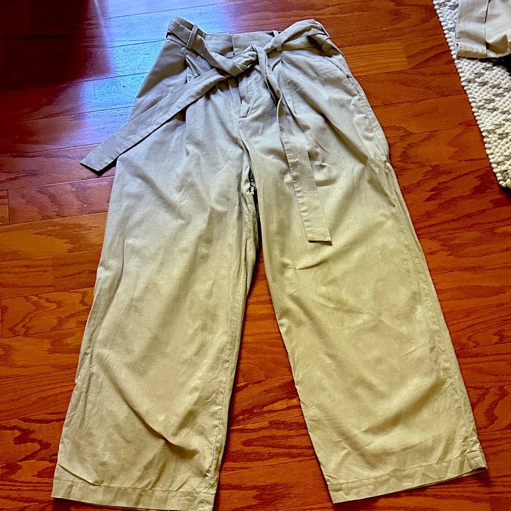Uniqlo Women's Beige Straight Leg Pants